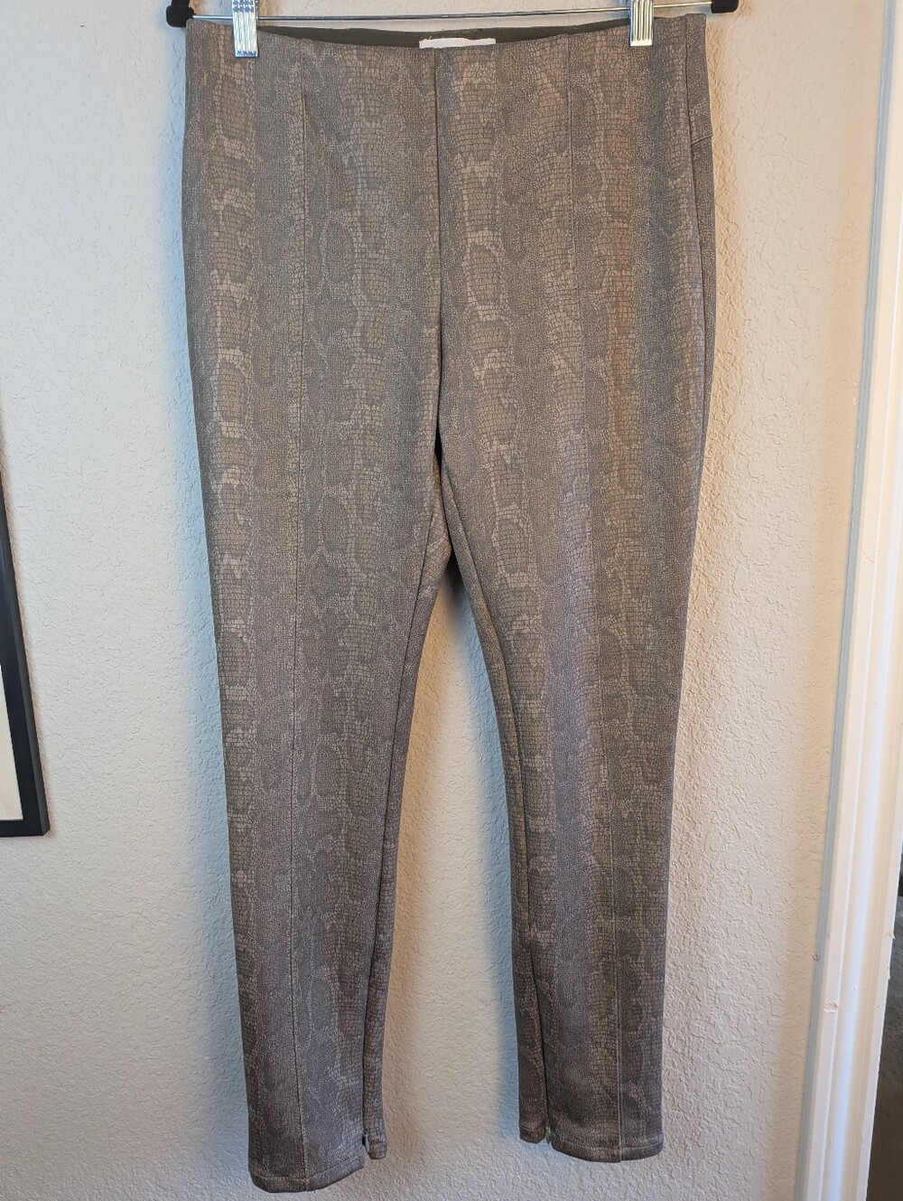 Anthropologie Stretch Ponte Leggings Size 29 Matte Taupe Snakeskin Zipper Hems